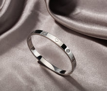 Load image into Gallery viewer, MVCOLEDY White Gold Plated Heart Stone Stainless Steel Bangle