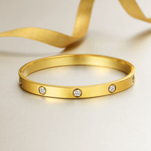 Load image into Gallery viewer, MVCOLEDY 18 K Gold Bangle