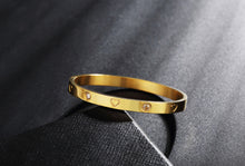 Load image into Gallery viewer, MVCOLEDY 18 K Gold Heart and Stone Bangle