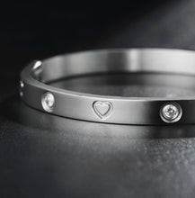 Load image into Gallery viewer, MVCOLEDY White Gold Plated Heart Stone Stainless Steel Bangle